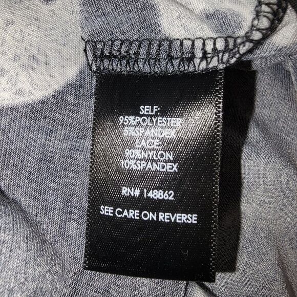 Torrid Studio Knit Skull Lace Yoke Harper top blouse Size 2/2x - Picture 7 of 7